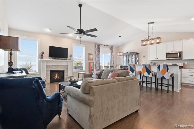 30879 Asbury Hill Court, New Hudson, MI 48165