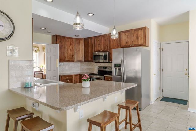 212 GRAYROCK DR, Crozet, VA 22932