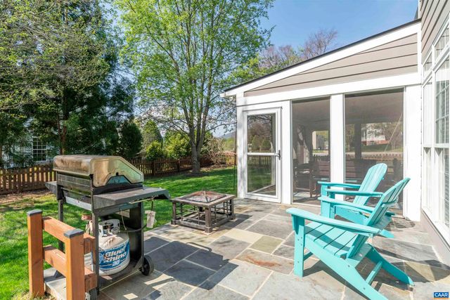 212 GRAYROCK DR, Crozet, VA 22932