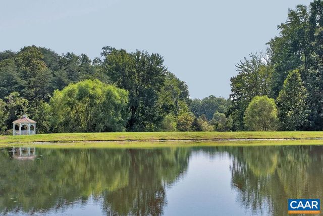 212 GRAYROCK DR, Crozet, VA 22932