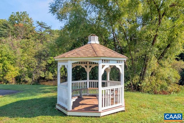 212 GRAYROCK DR, Crozet, VA 22932