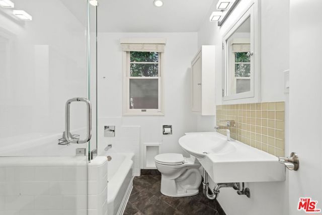 14529 Greenleaf Street, Sherman Oaks, CA 91403