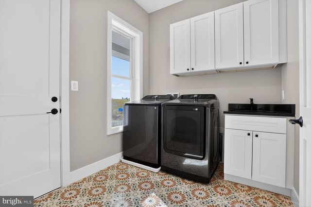 393 ROCK ISLAND RIDGE, LAKE ANNA, Mineral, VA 23117