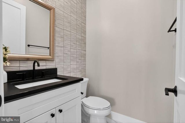 393 ROCK ISLAND RIDGE, LAKE ANNA, Mineral, VA 23117