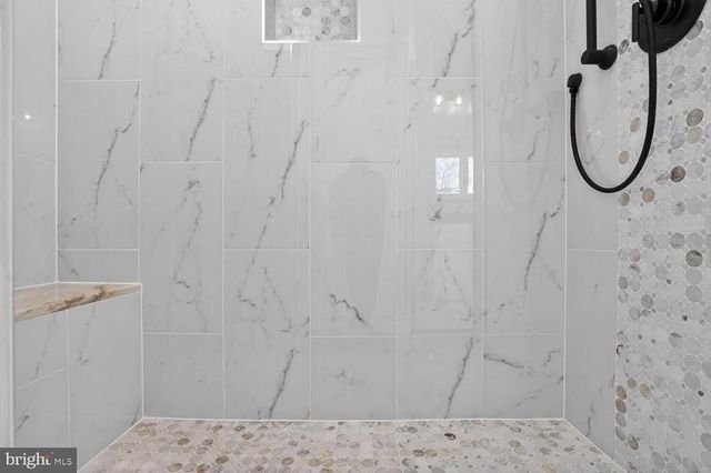 393 ROCK ISLAND RIDGE, LAKE ANNA, Mineral, VA 23117