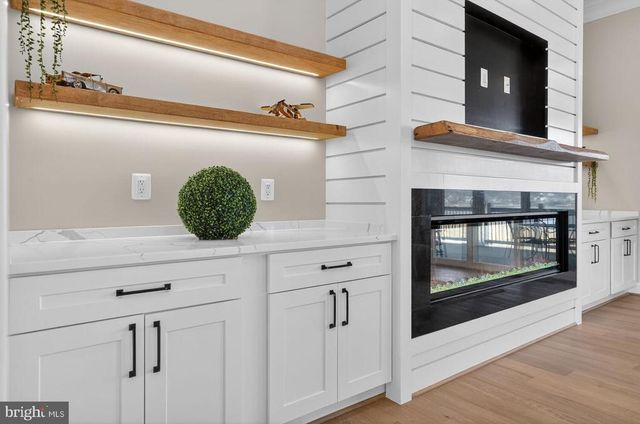 393 ROCK ISLAND RIDGE, LAKE ANNA, Mineral, VA 23117