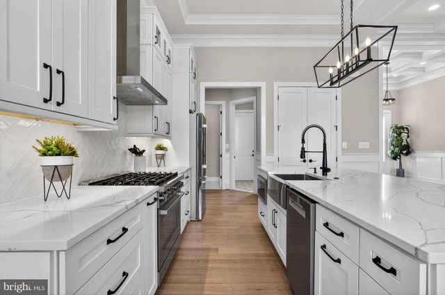 393 ROCK ISLAND RIDGE, LAKE ANNA, Mineral, VA 23117