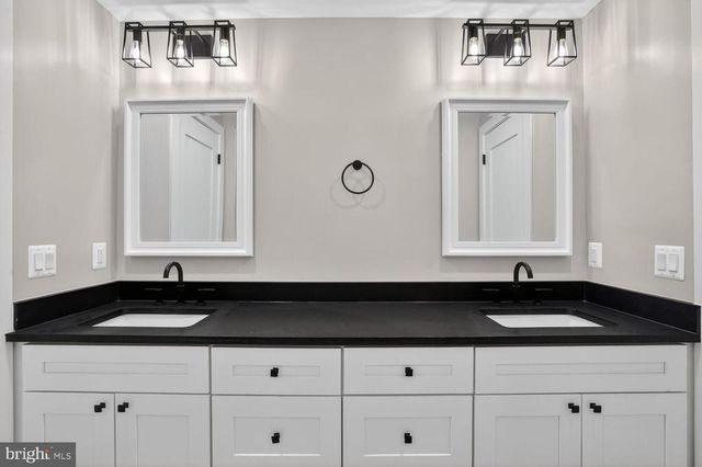 393 ROCK ISLAND RIDGE, LAKE ANNA, Mineral, VA 23117