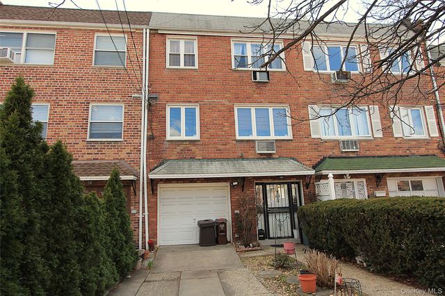 60-60 69th Place, Maspeth, NY 11378