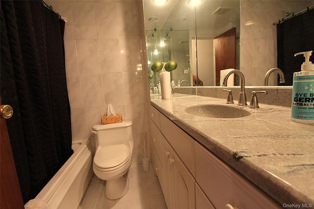 60-60 69th Place, Maspeth, NY 11378