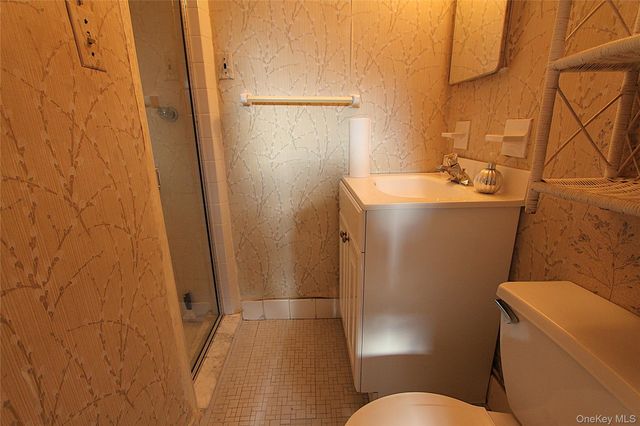 60-60 69th Place, Maspeth, NY 11378