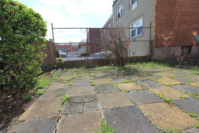 60-60 69th Place, Maspeth, NY 11378