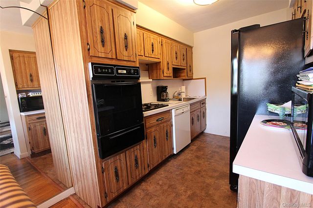 60-60 69th Place, Maspeth, NY 11378