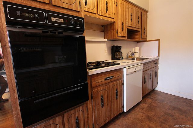 60-60 69th Place, Maspeth, NY 11378