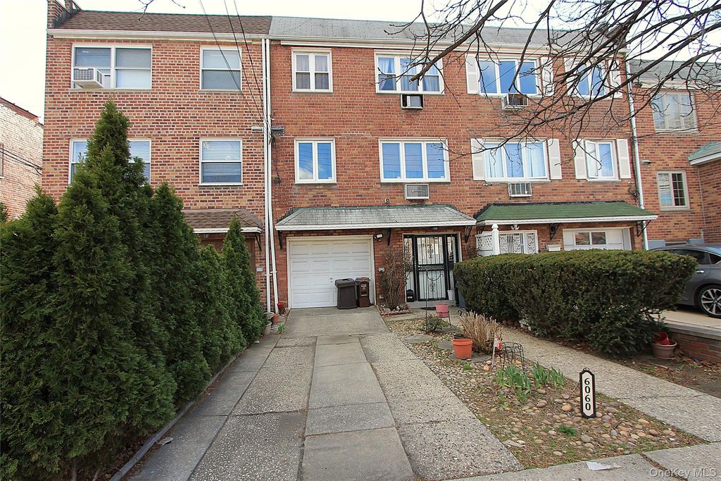 60-60 69th Place, Maspeth, NY 11378