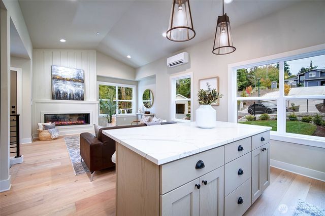 434 20th Ave, Kirkland, WA 98033