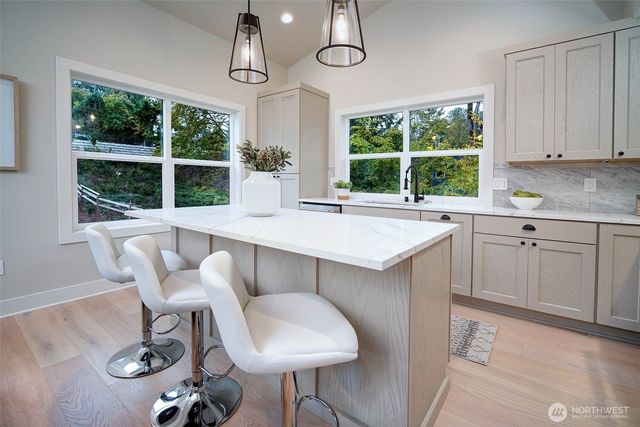 434 20th Ave, Kirkland, WA 98033