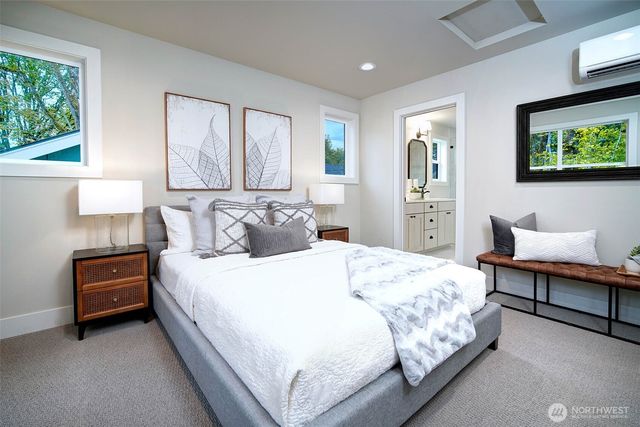 434 20th Ave, Kirkland, WA 98033