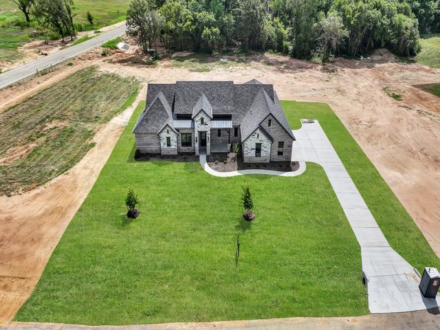 305 Wrangler Court, Weatherford, TX 76088