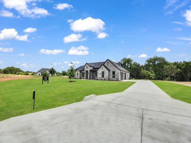 305 Wrangler Court, Weatherford, TX 76088