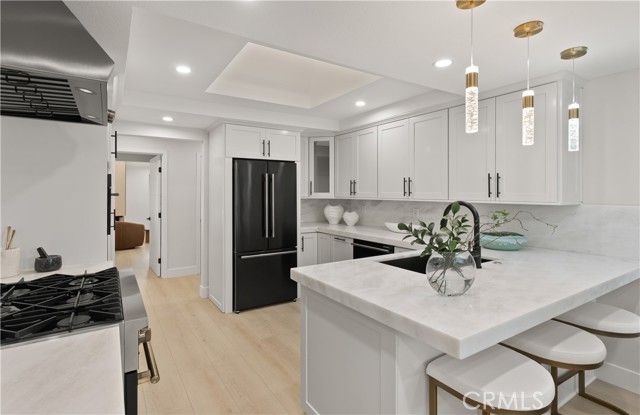 10 White Water Drive, Corona Del Mar (newport Beach), CA 92625