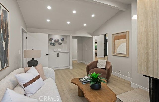 10 White Water Drive, Corona Del Mar (newport Beach), CA 92625