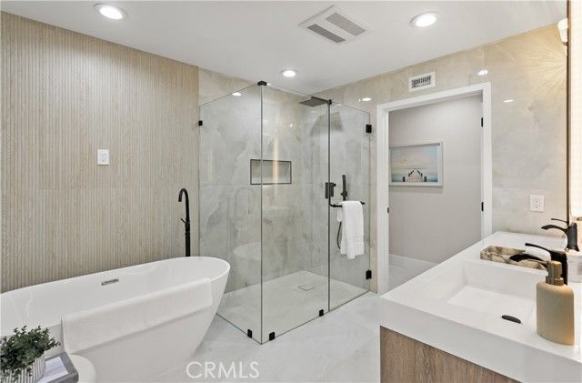 10 White Water Drive, Corona Del Mar (newport Beach), CA 92625