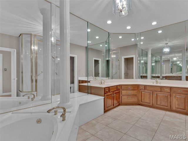 13004 Pembrooke Valley Court, St Louis, MO 63141