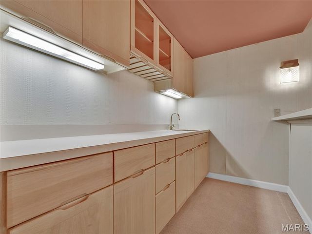 13004 Pembrooke Valley Court, St Louis, MO 63141