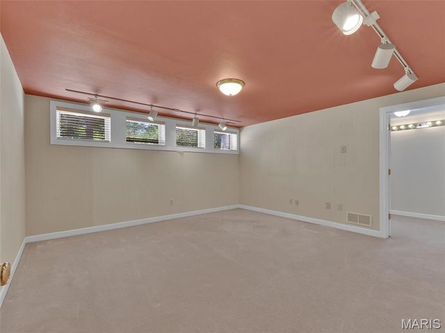 13004 Pembrooke Valley Court, St Louis, MO 63141