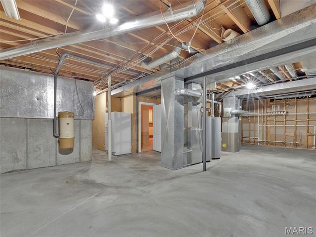 13004 Pembrooke Valley Court, St Louis, MO 63141