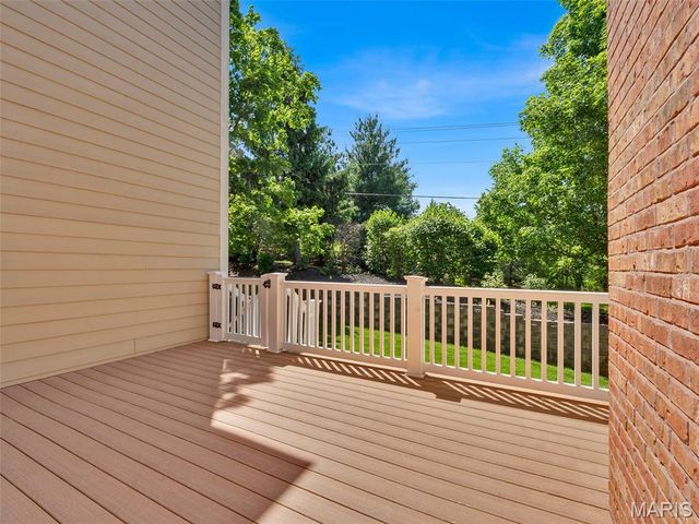 13004 Pembrooke Valley Court, St Louis, MO 63141