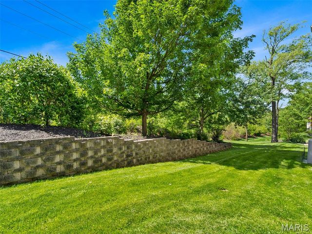 13004 Pembrooke Valley Court, St Louis, MO 63141