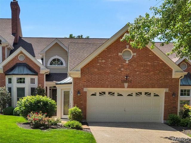 13004 Pembrooke Valley Court, St Louis, MO 63141