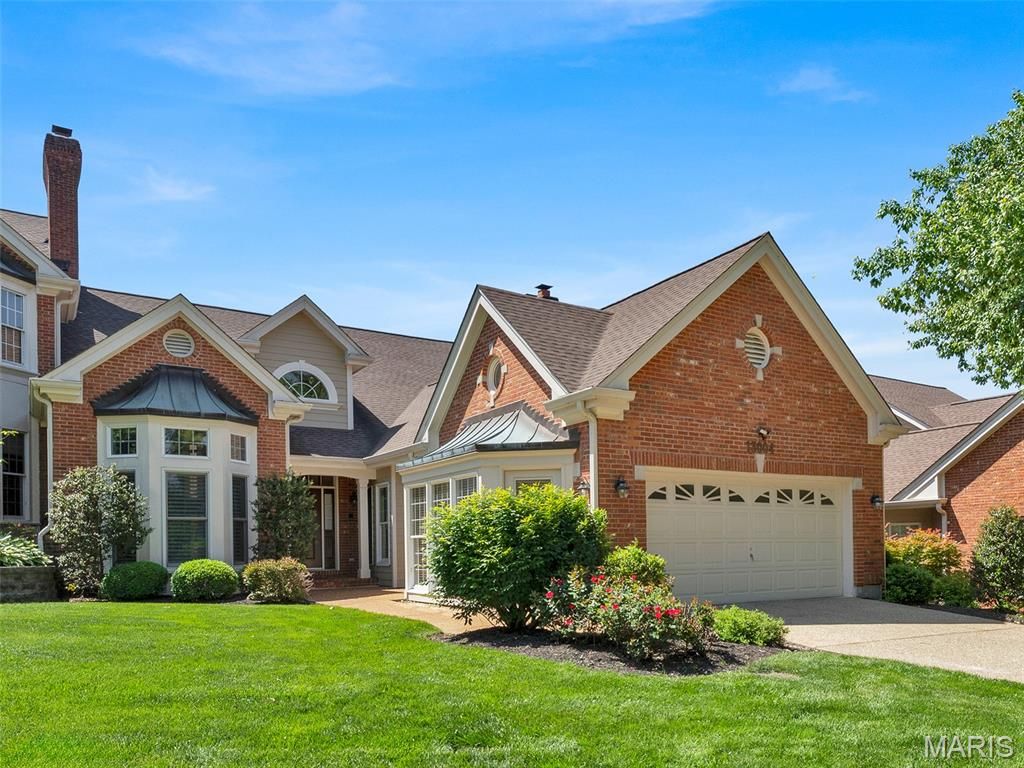 13004 Pembrooke Valley Court, St Louis, MO 63141