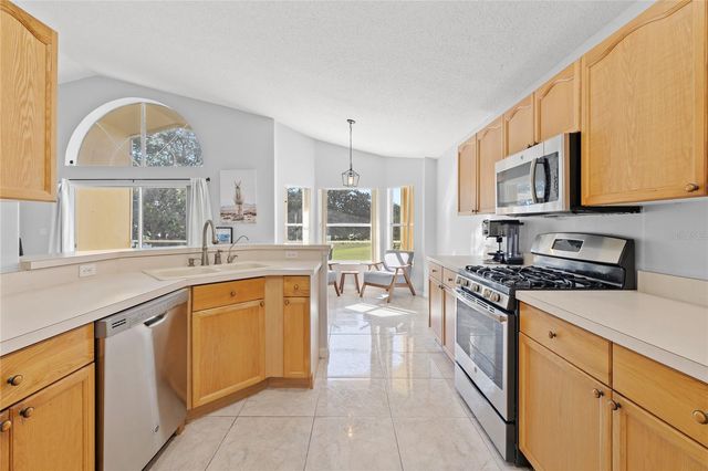 15840 AUTUMN GLEN AVENUE, Clermont, FL 34714