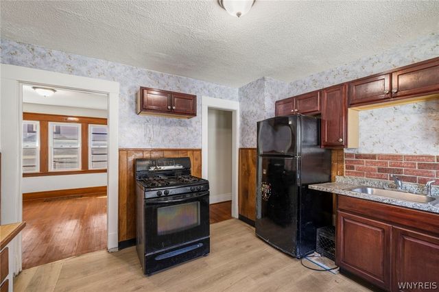 252 Dartmouth Avenue, Buffalo, NY 14215