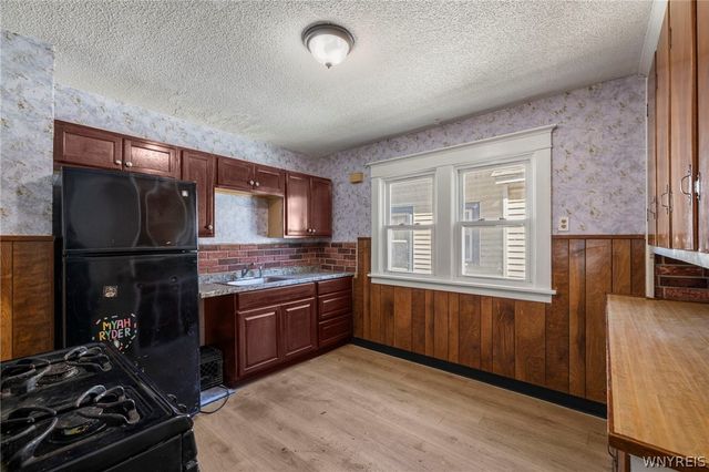 252 Dartmouth Avenue, Buffalo, NY 14215