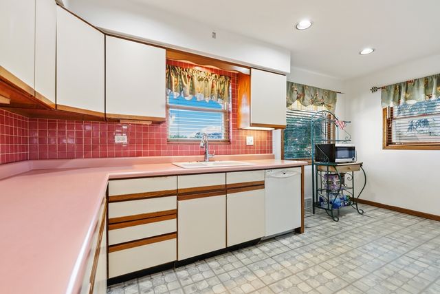 913 E 162nd Place, South Holland, IL 60473