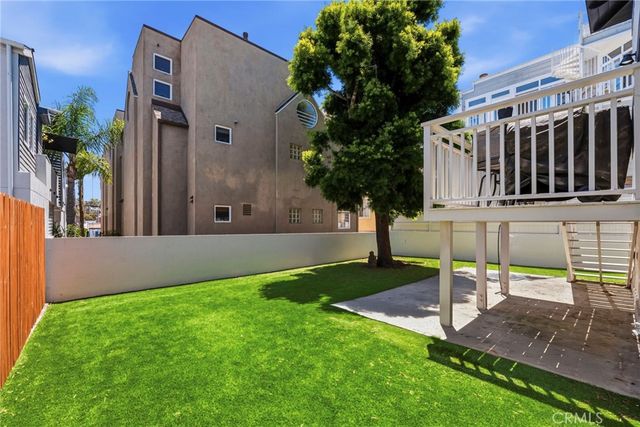 1310 Loma Drive, Hermosa Beach, CA 90254