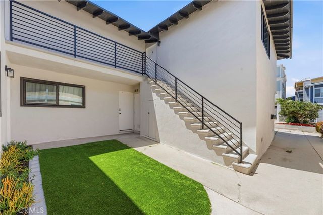1310 Loma Drive, Hermosa Beach, CA 90254