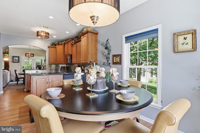 1823 STONE HILL DR, York, PA 17402