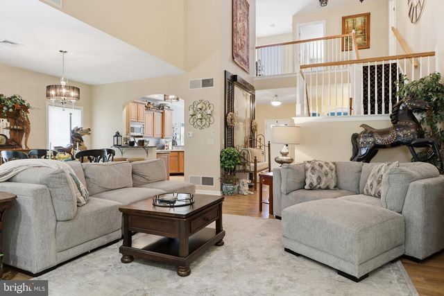 1823 STONE HILL DR, York, PA 17402