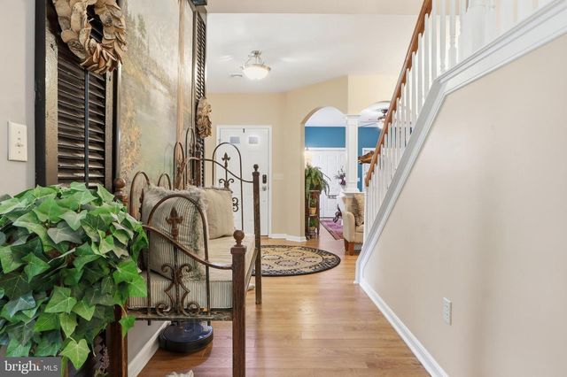 1823 STONE HILL DR, York, PA 17402