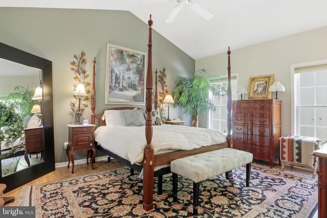 1823 STONE HILL DR, York, PA 17402