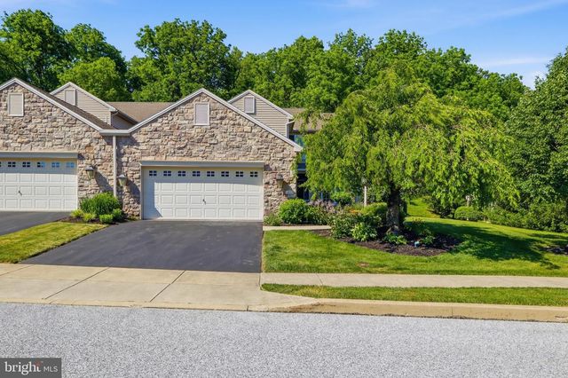 1823 STONE HILL DR, York, PA 17402
