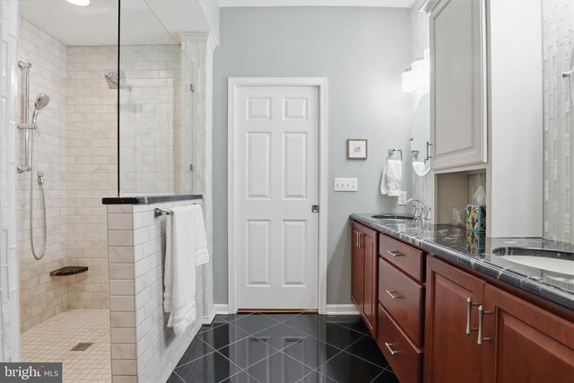 1823 STONE HILL DR, York, PA 17402