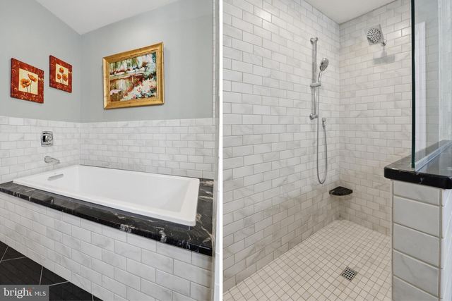 1823 STONE HILL DR, York, PA 17402