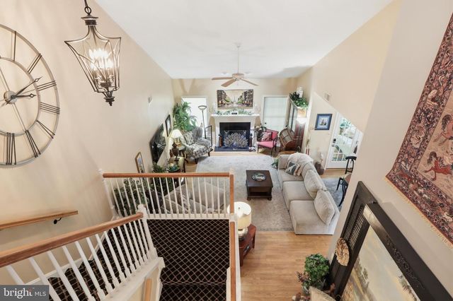 1823 STONE HILL DR, York, PA 17402