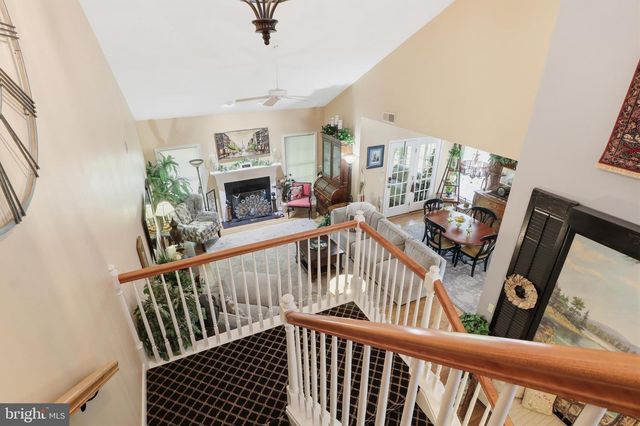 1823 STONE HILL DR, York, PA 17402